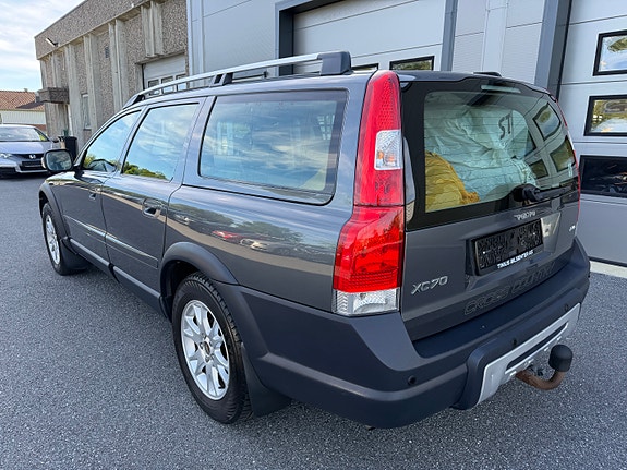 Volvo XC70 8 of 23