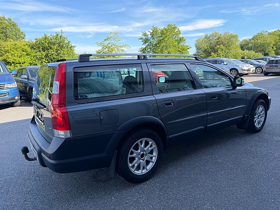 Volvo XC70 5 of 23
