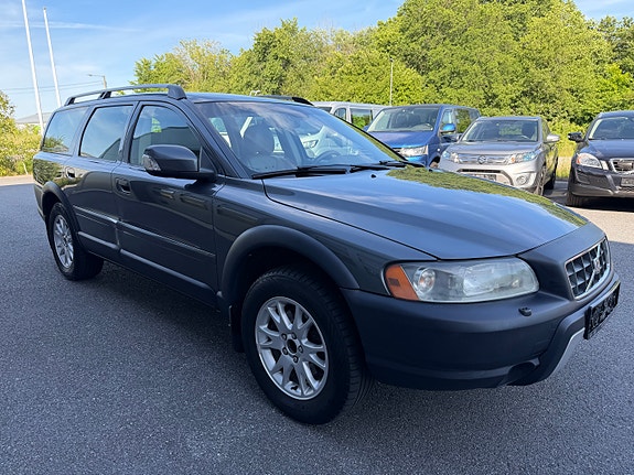Volvo XC70 3 of 23