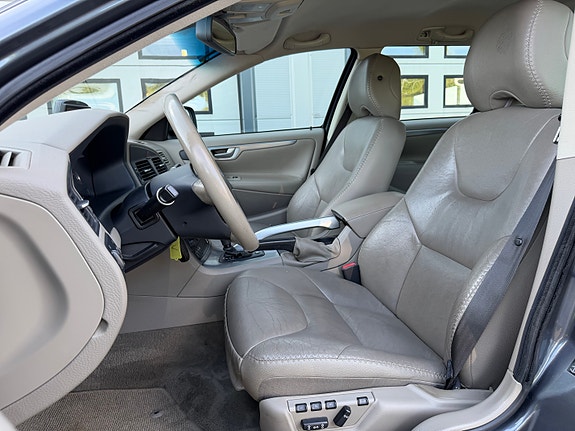 Volvo XC70 14 of 23