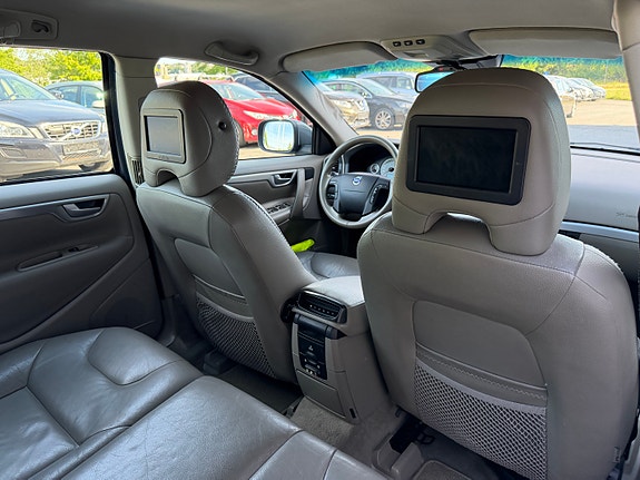 Volvo XC70 18 of 23