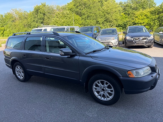 Volvo XC70 4 of 23