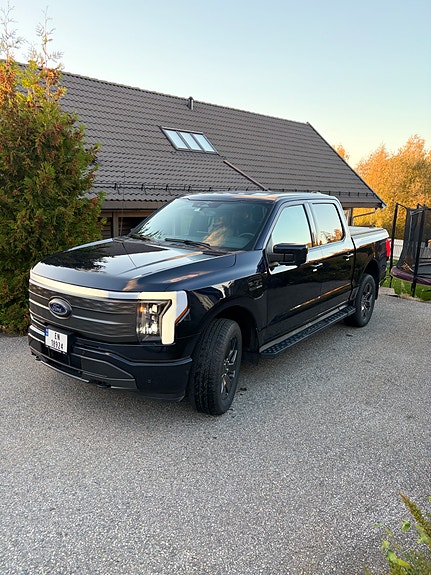 Ford F-150 3 of 16