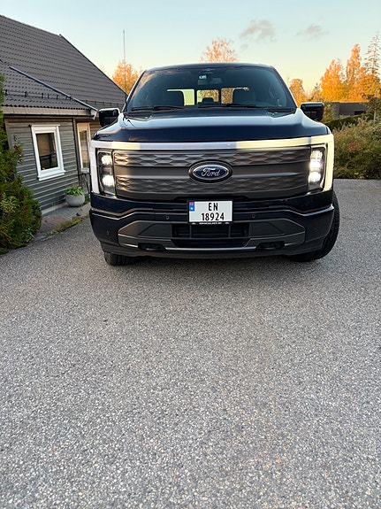 Ford F-150 4 of 16