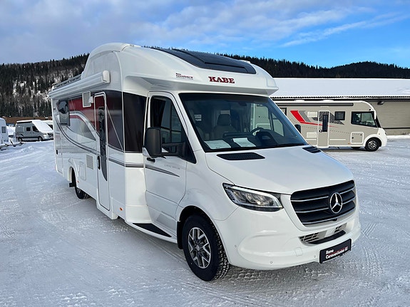 KABE Royal X 810 LQB // Queen bed, Senkeseng, skinn, Mercedes 170 hk, 9-Trinns automat// 2 of 30