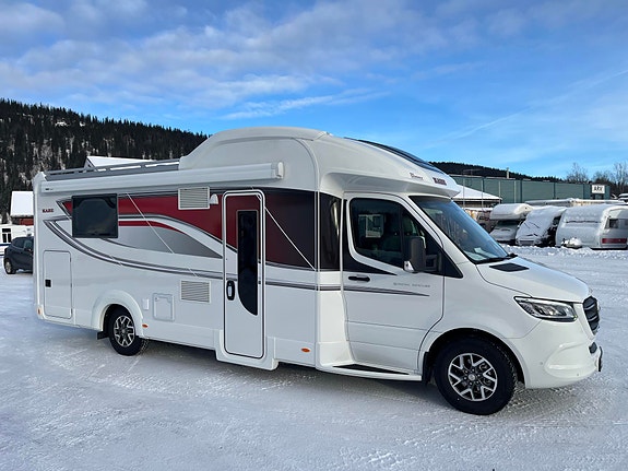 KABE Royal X 810 LQB // Queen bed, Senkeseng, skinn, Mercedes 170 hk, 9-Trinns automat// 4 of 30