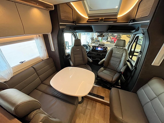 KABE Royal X 810 LQB // Queen bed, Senkeseng, skinn, Mercedes 170 hk, 9-Trinns automat// 12 of 30