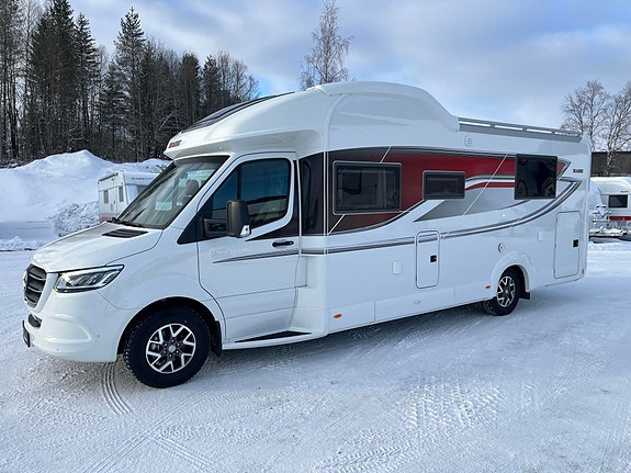 KABE Royal X 810 LQB // Queen bed, Senkeseng, skinn, Mercedes 170 hk, 9-Trinns automat// 7 of 30