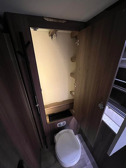 KABE Safir TDL E2 K.S // Enkeltsenger, Bad på bakvegg, 18 of 24