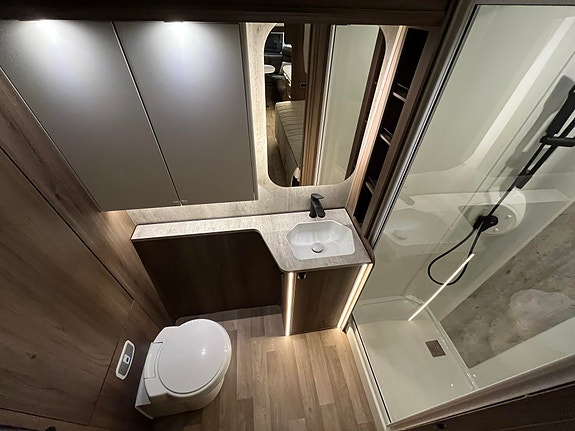 KABE Safir TDL E2 K.S // Enkeltsenger, Bad på bakvegg, 16 of 24