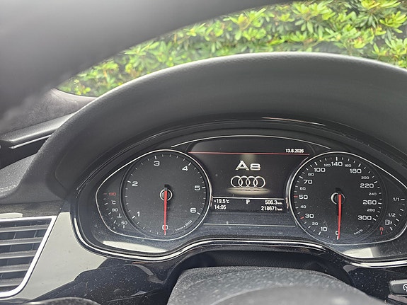 Audi A8 4 of 14