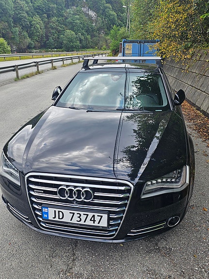 Audi A8 5 of 14