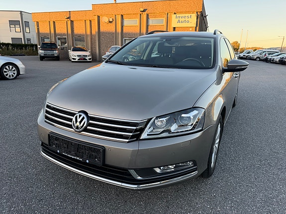Volkswagen Passat 2 of 22