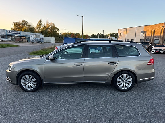Volkswagen Passat 10 of 22