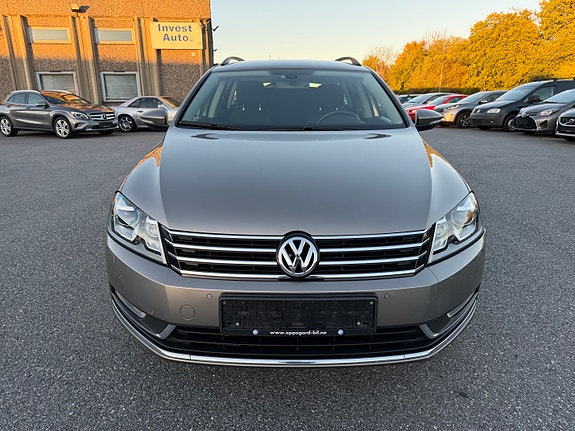 Volkswagen Passat 3 of 22