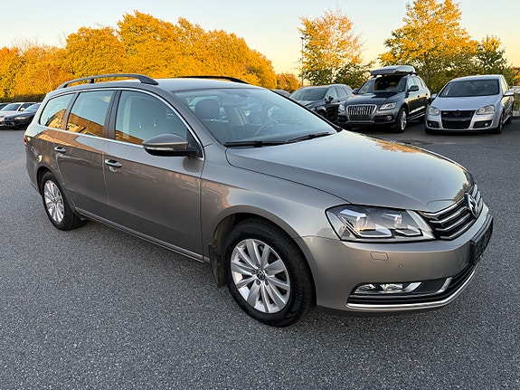 Volkswagen Passat 5 of 22