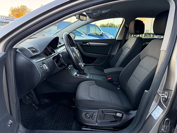 Volkswagen Passat 14 of 22