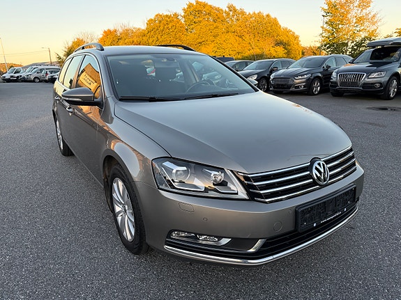 Volkswagen Passat 4 of 22