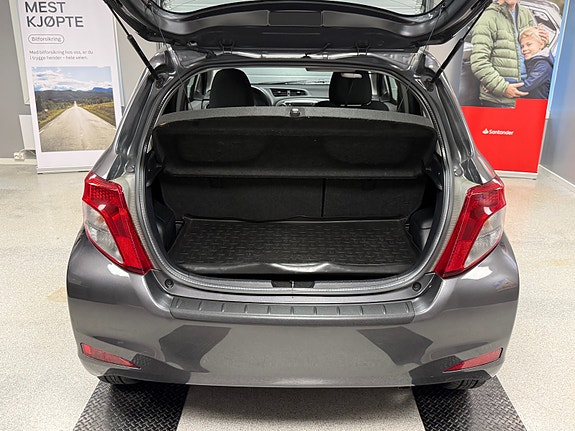 Toyota Yaris 17 of 30
