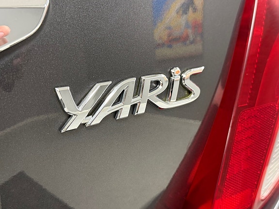 Toyota Yaris 14 of 30