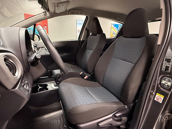 Toyota Yaris 25 of 30