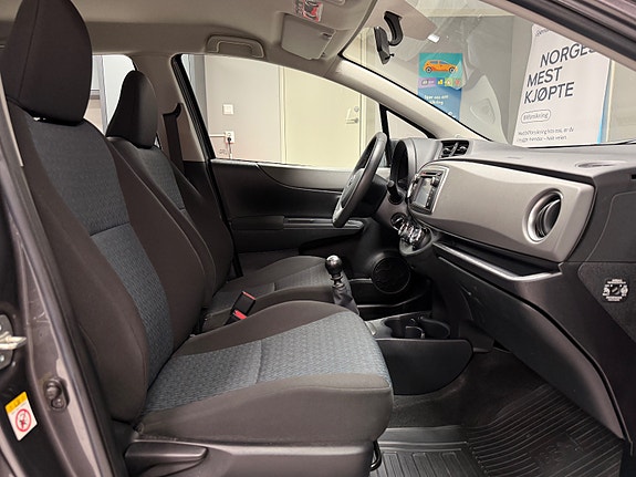 Toyota Yaris 22 of 30