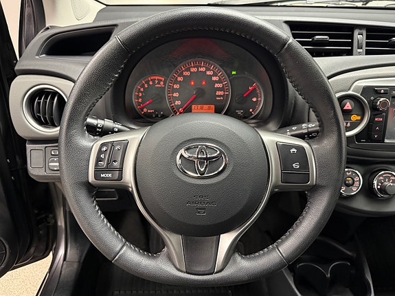 Toyota Yaris 30 of 30