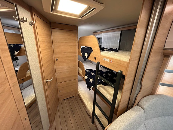 Knaus Südwind 580 QS Black Selection // Alde varme,Køyeseng, dusj// 3 of 6