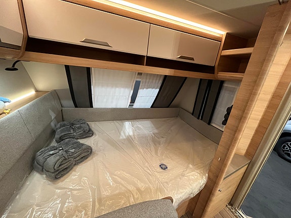 Knaus Südwind 580 QS Black Selection // Alde varme,Køyeseng, dusj// 2 of 6