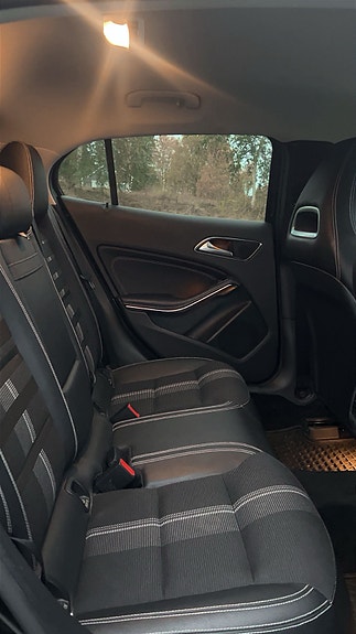 Mercedes-Benz GLA180 7 of 10