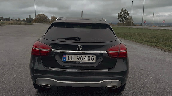 Mercedes-Benz GLA180 5 of 10