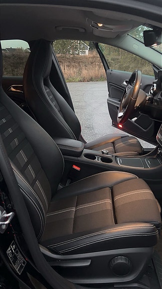 Mercedes-Benz GLA180 8 of 10