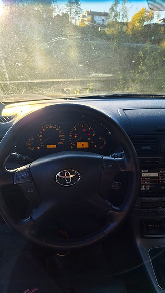 Toyota Avensis 6 of 9