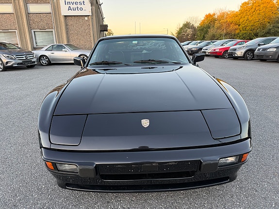 Porsche 944 3 of 29