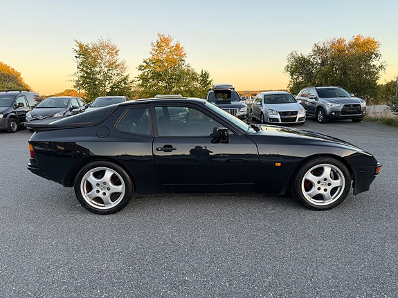Porsche 944 8 of 29