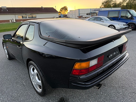 Porsche 944 14 of 29