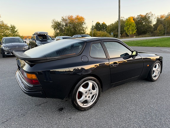 Porsche 944 9 of 29