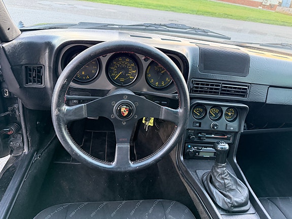 Porsche 944 20 of 29