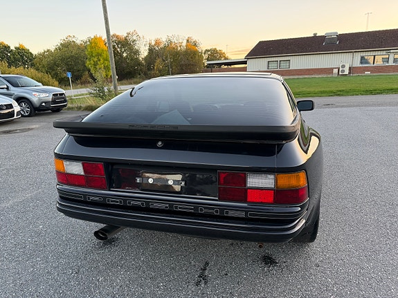 Porsche 944 11 of 29