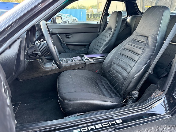 Porsche 944 22 of 29