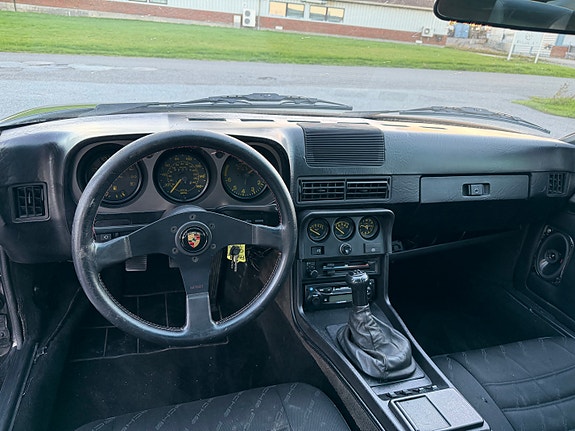 Porsche 944 19 of 29
