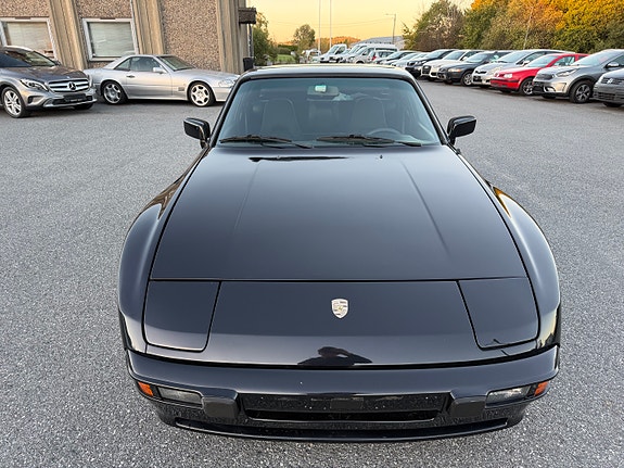 Porsche 944 4 of 29