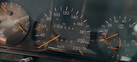 Mercedes-Benz 190 E 19 of 25