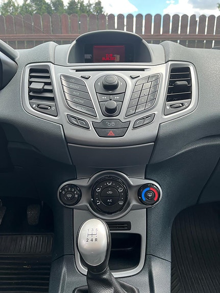 Ford Fiesta 12 of 13