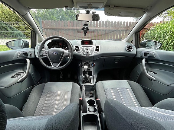 Ford Fiesta 11 of 13