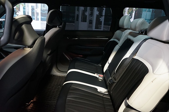 Kia EV9 10 of 12