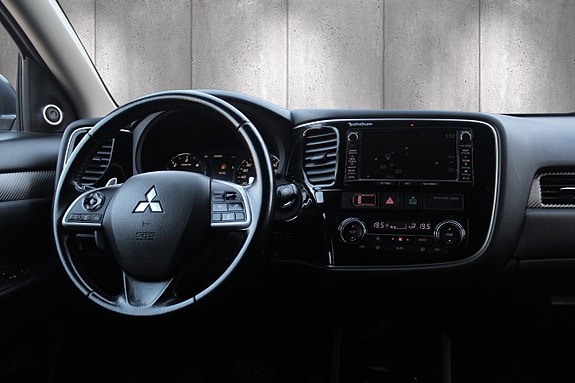 Mitsubishi Outlander 12 of 25