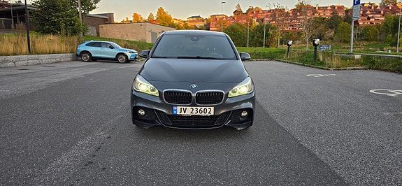 BMW 225xe 2 of 22