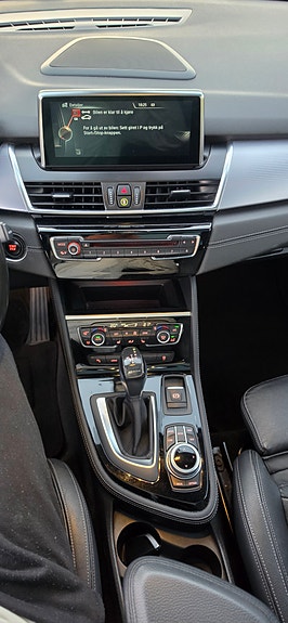 BMW 225xe 12 of 22