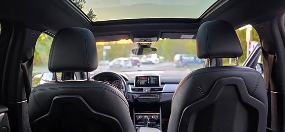 BMW 225xe 9 of 22